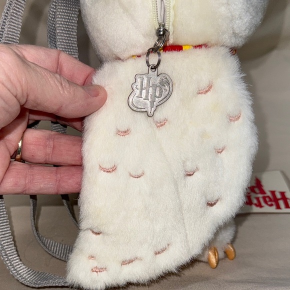 Warner Bros. Hedwig Plush with Red and Yellow Accents Back Pack NWT - Picture 9 of 11